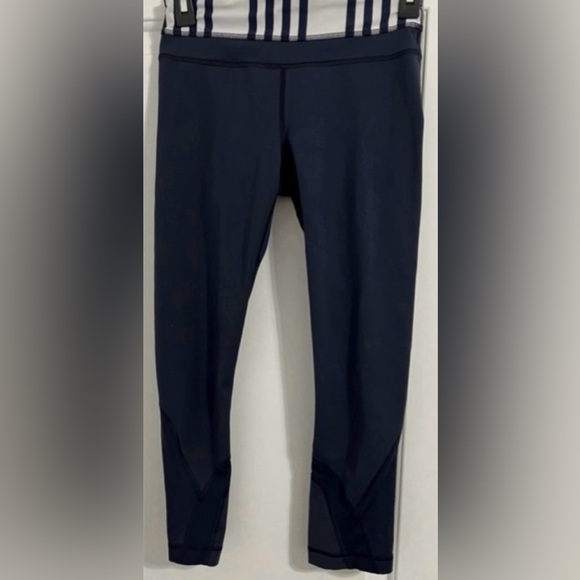 Lululemon Run Inspire Size 4 crop II blue leggings with stripes on the waist - Picture 1 of 4